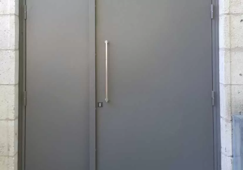  Pour quelles raisons faut-il choisir une porte en métal ? 