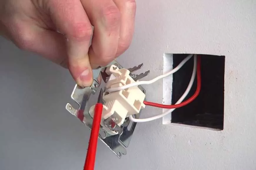  Comment installer un interrupteur d'éclairage ? 