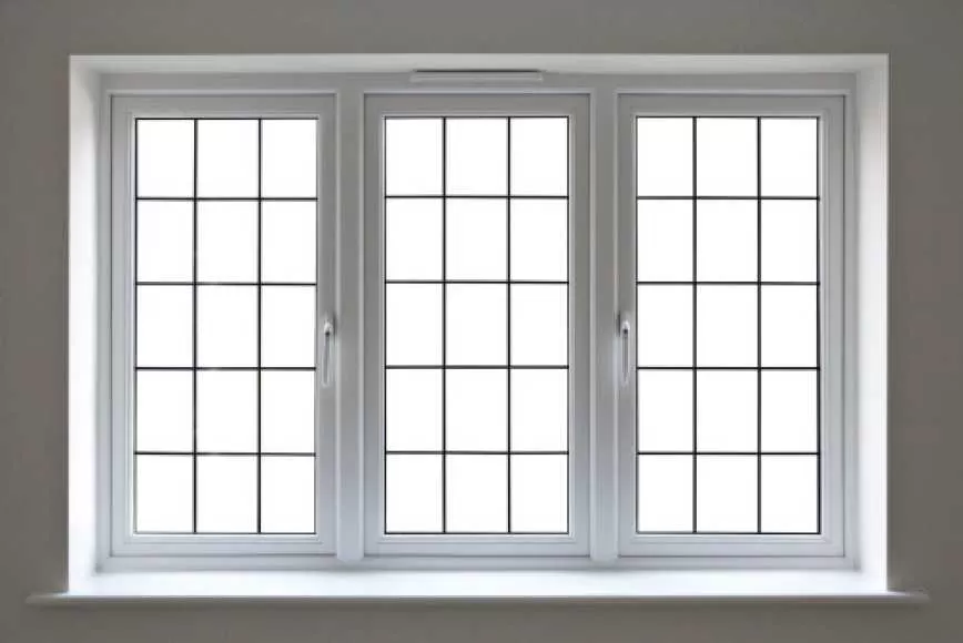  Fenêtre avec vitrage à petits carreaux ? Avantages et inconvénients 