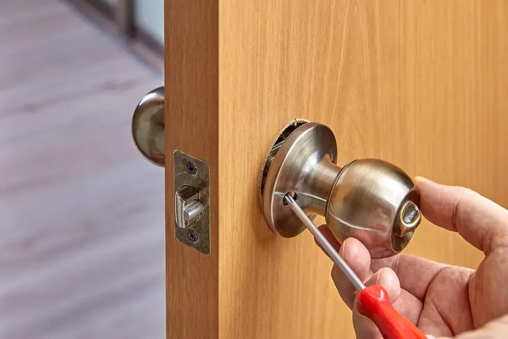 changer poignée de porte