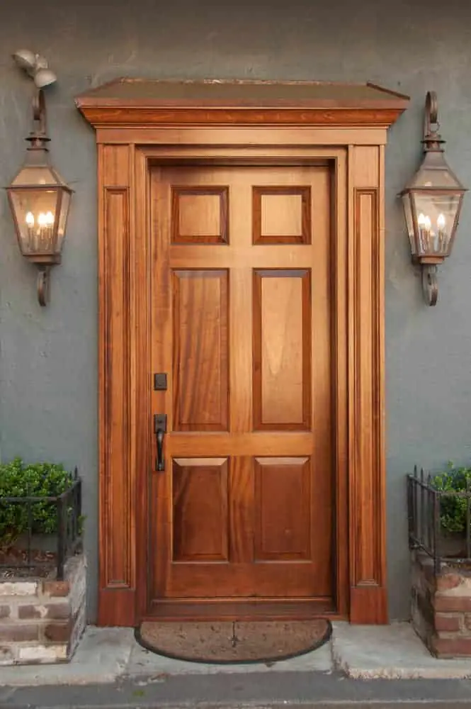 porte d'entrée en bois