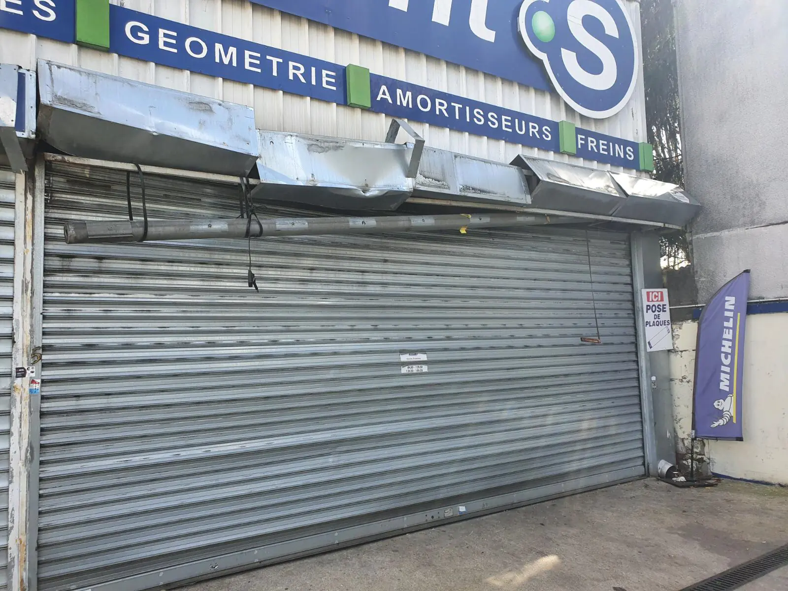 déblocage rideau métallique Plaisir