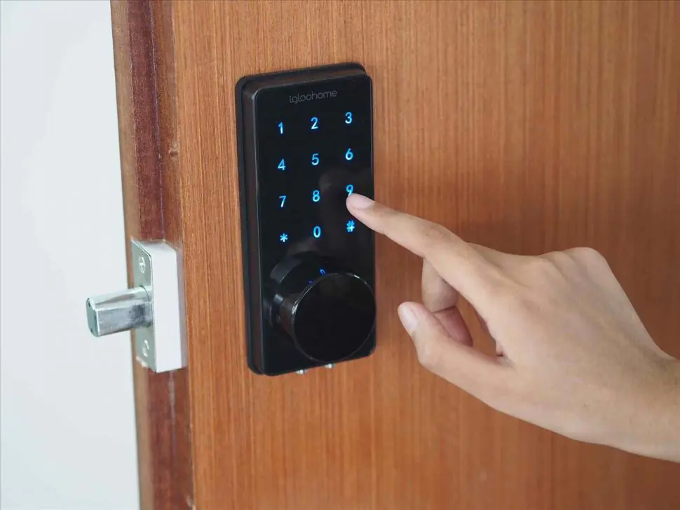 Serrures intelligentes pour porte coulissante