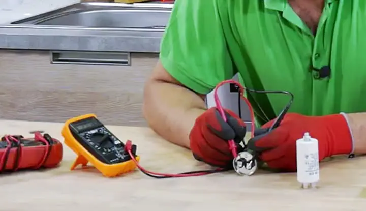 Comment savoir si un condensateur de volet roulant est défectueux ?