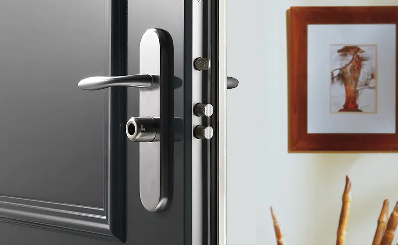 Comment améliorer la sécurité de votre porte d’entrée ?