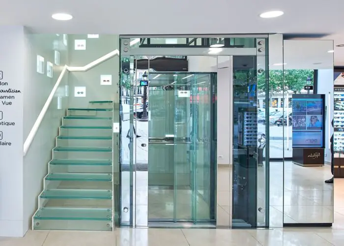 Une porte palière en verre