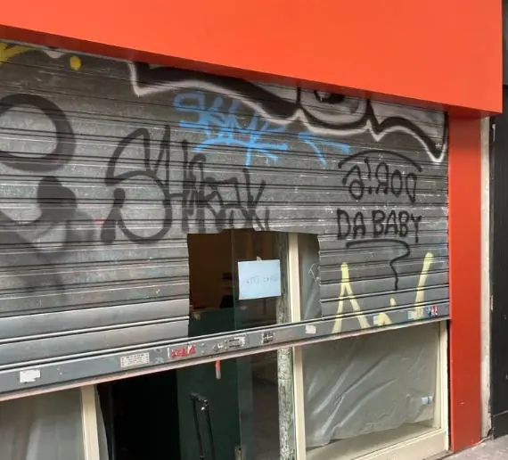 rideau métallique bloqué à La Baule Escoublac 44500