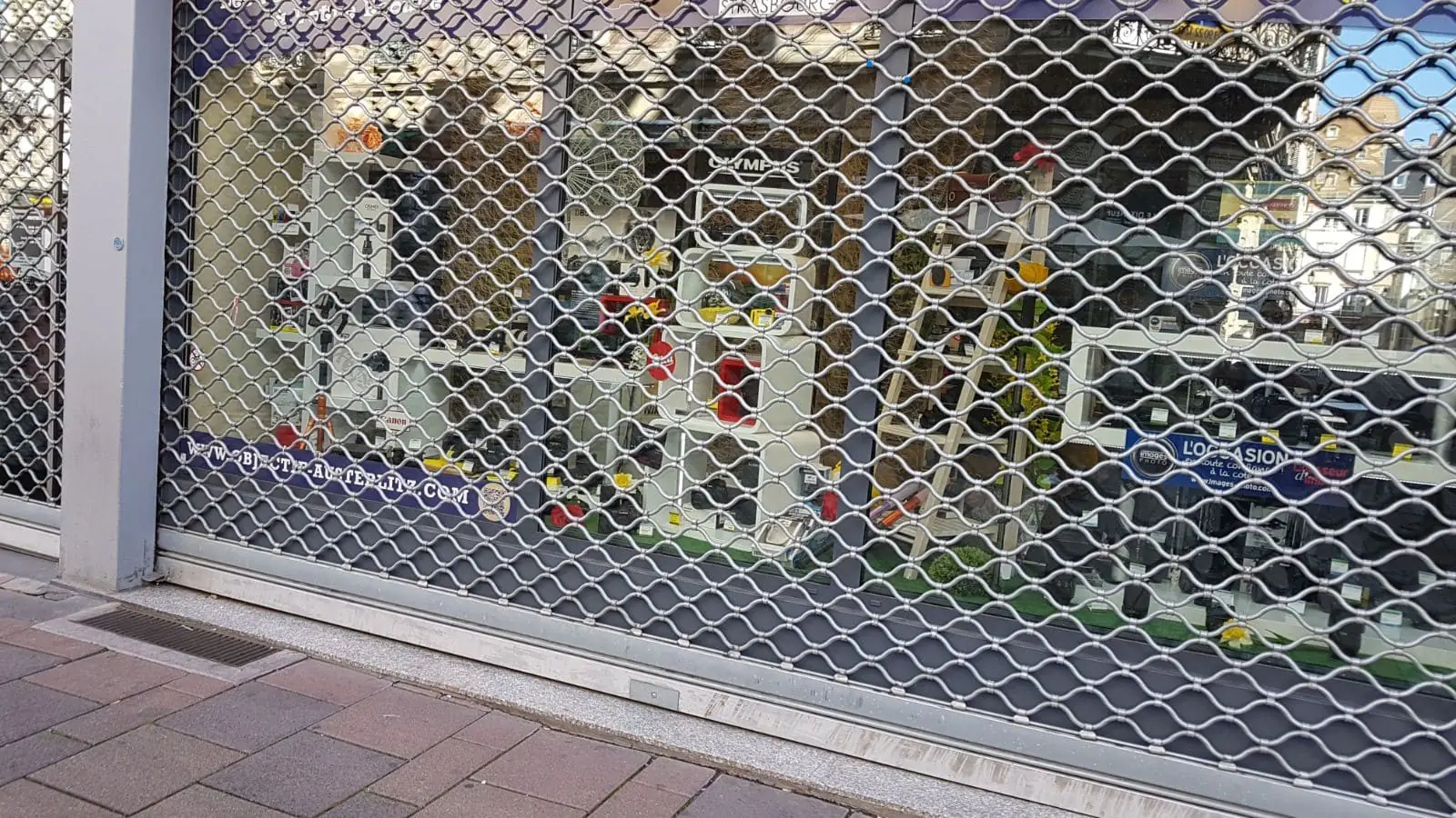 installation rideau metallique bouchemaine