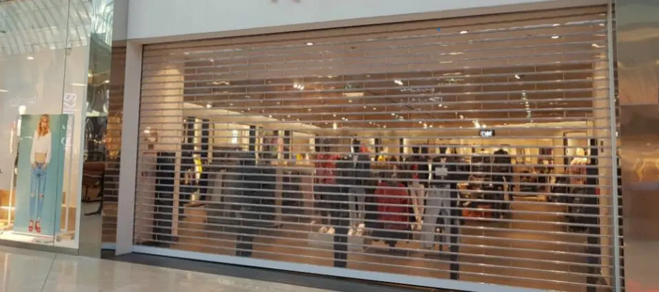 installation rideau metallique transparent