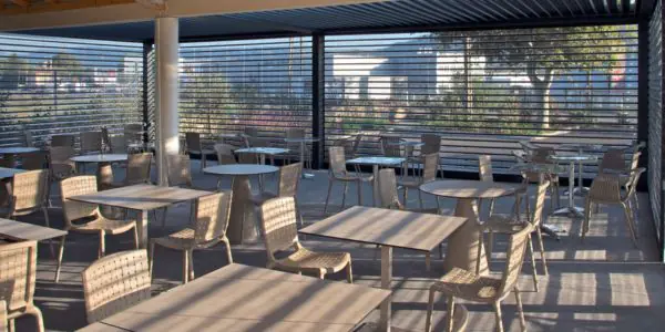 volet roulant transparent pour les restaurants