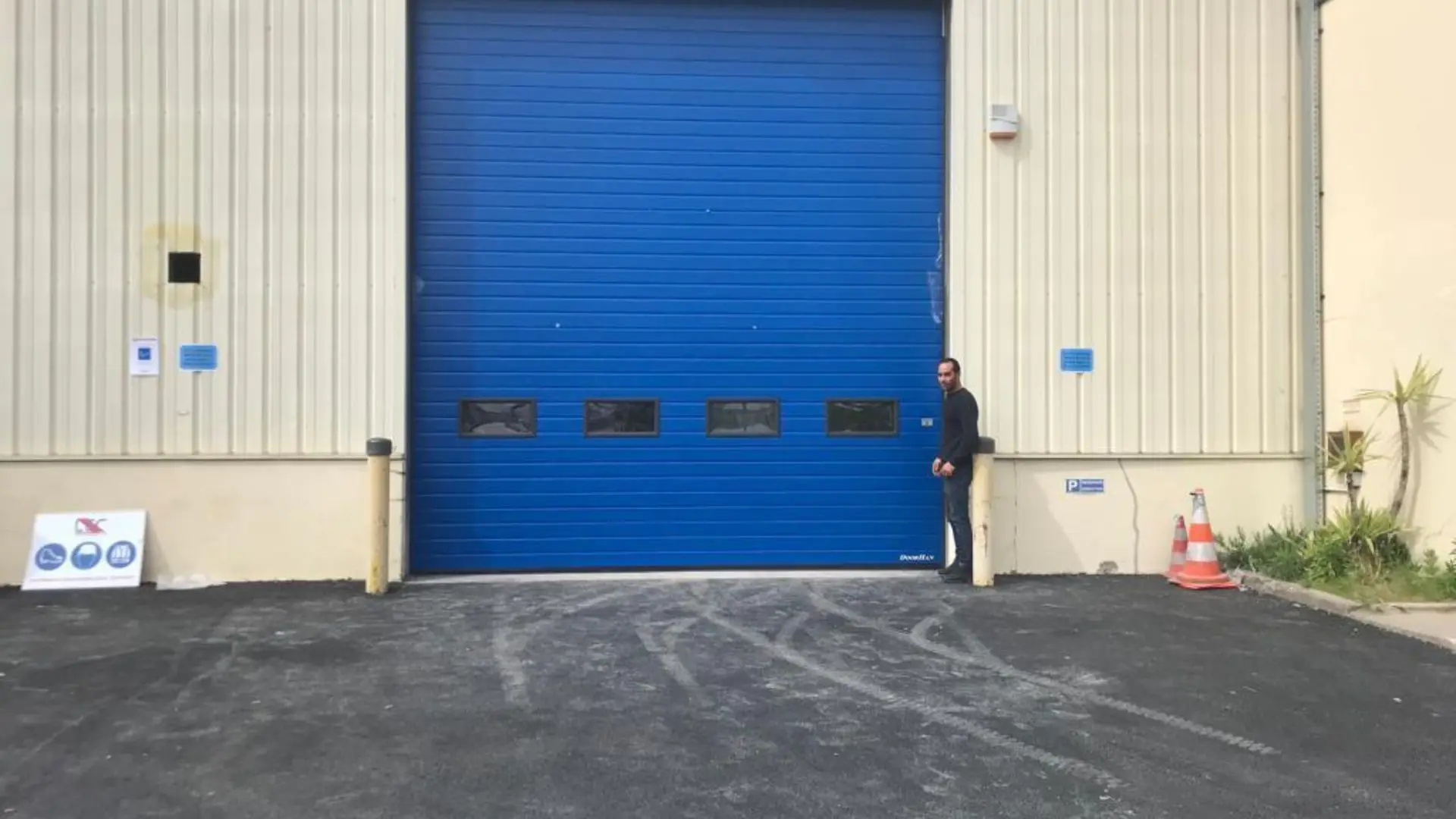 dépannage porte sectionnelle industrielle à Courmelles