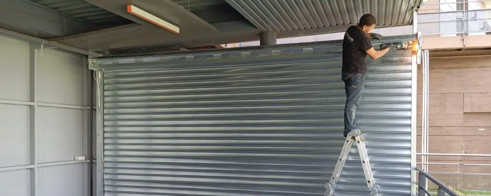Installation rideau métallique à Rennes