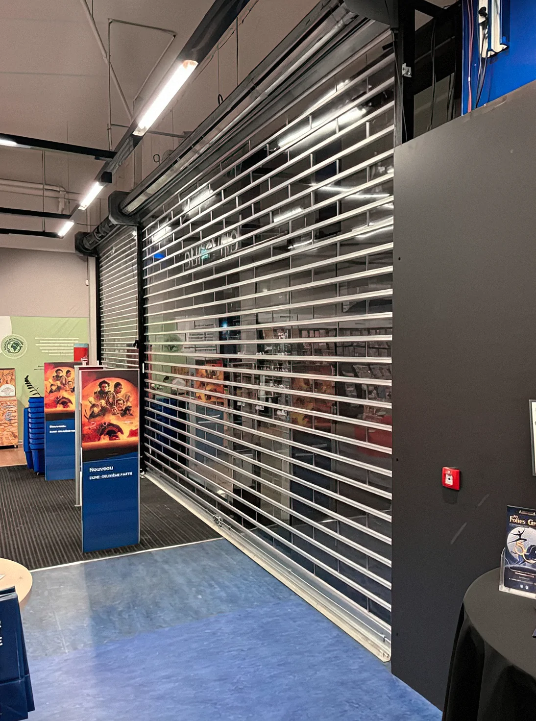 volet roulant en polycarbonate pour magasin