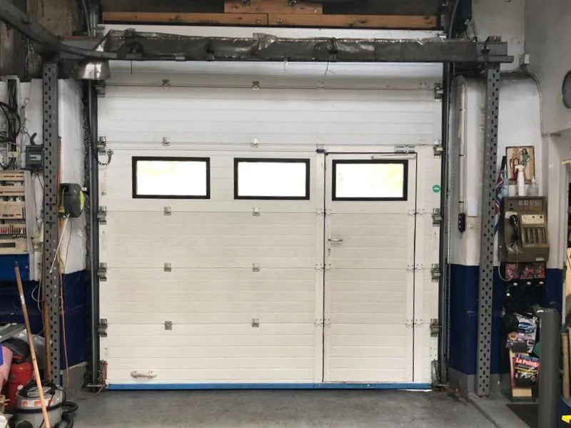 
Reparation-porte-de-garage-sectionnelle-motorisee-a-Villers-Cotteret