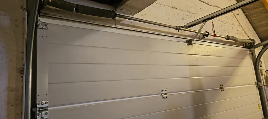Réparation porte sectionnelle à Montataire