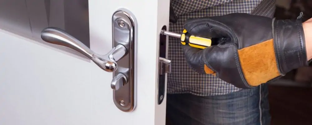 Comment ouvrir porte d'entrée 3 points bloquée