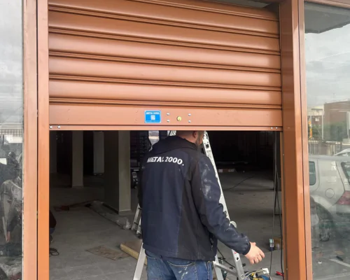 entretien d'un rideau métallique à lames pleines à Mâcon
