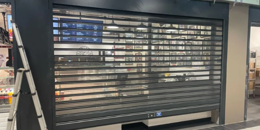 Rideau métallique à lames transparentes Mâcon