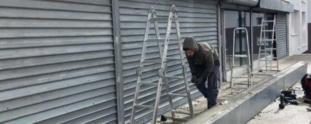 Dépannage de rideaux métalliques à lames pleines en Saône et Loire