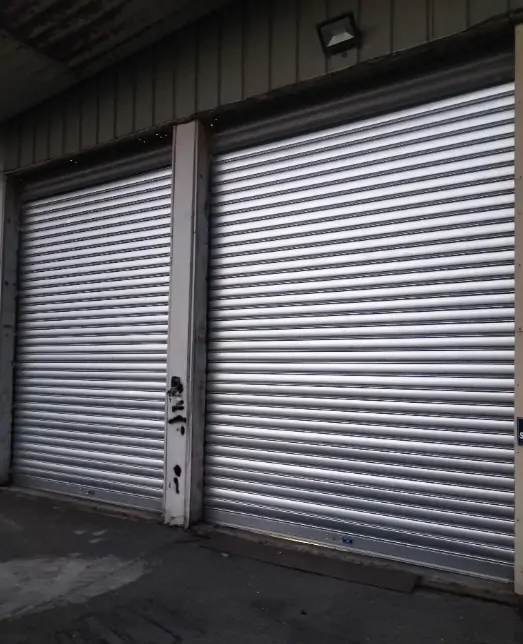 Installation rideau à lames pleines Châtellerault