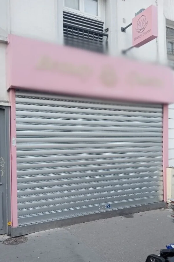 Installation d'un rideau métallique à lames pleines Mâcon