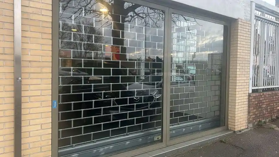 Réparation rideau métallique vitrine Saint-Raphaël