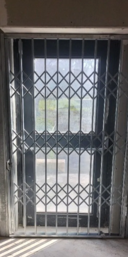 Grille métallique pour magasin conçue par METAL 2000 