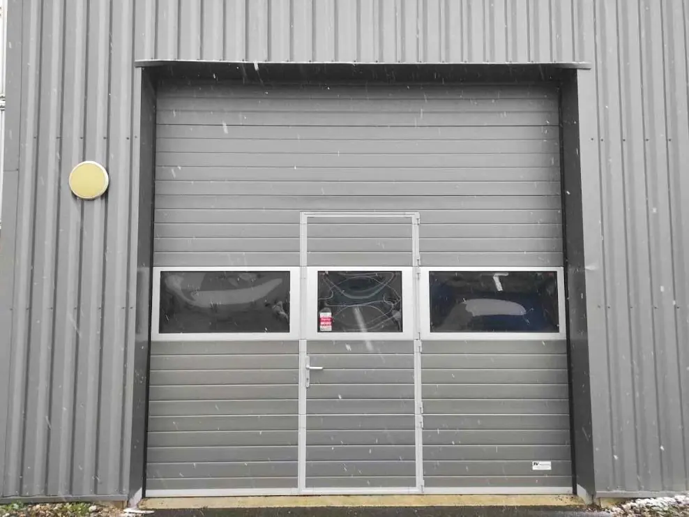Entretien d'une porte industrielle Clermont-Ferrand 63
