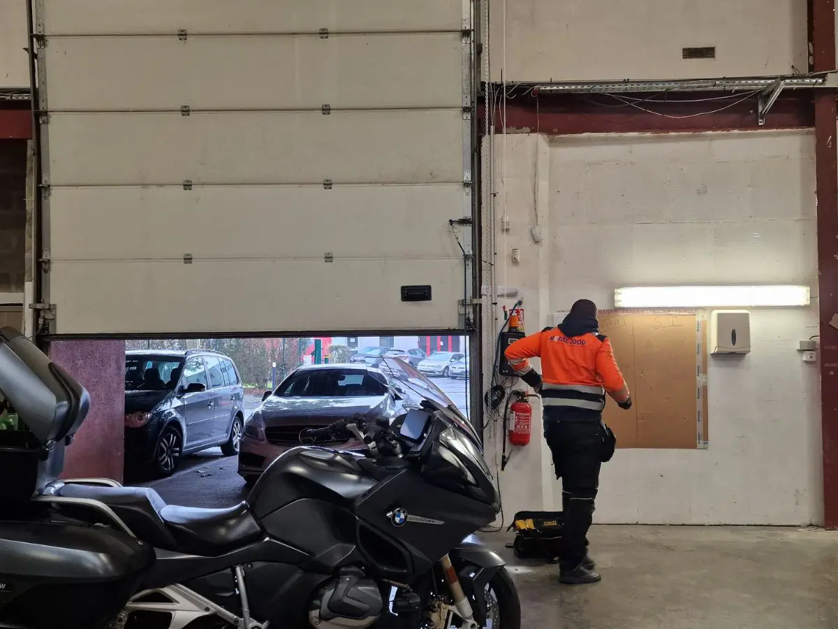 Motorisation porte industrielle Boulogne Billancourt
