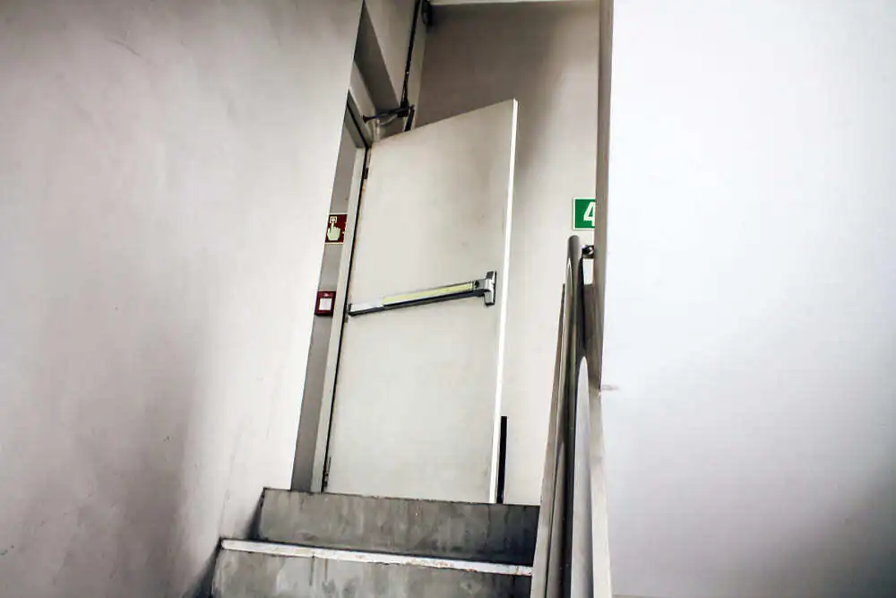 Réparation porte coupe feu Nanterre