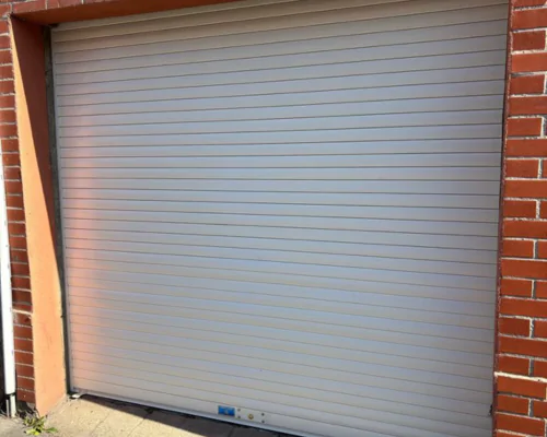 Entretien de portes de garages au Jura par METAL 2000
