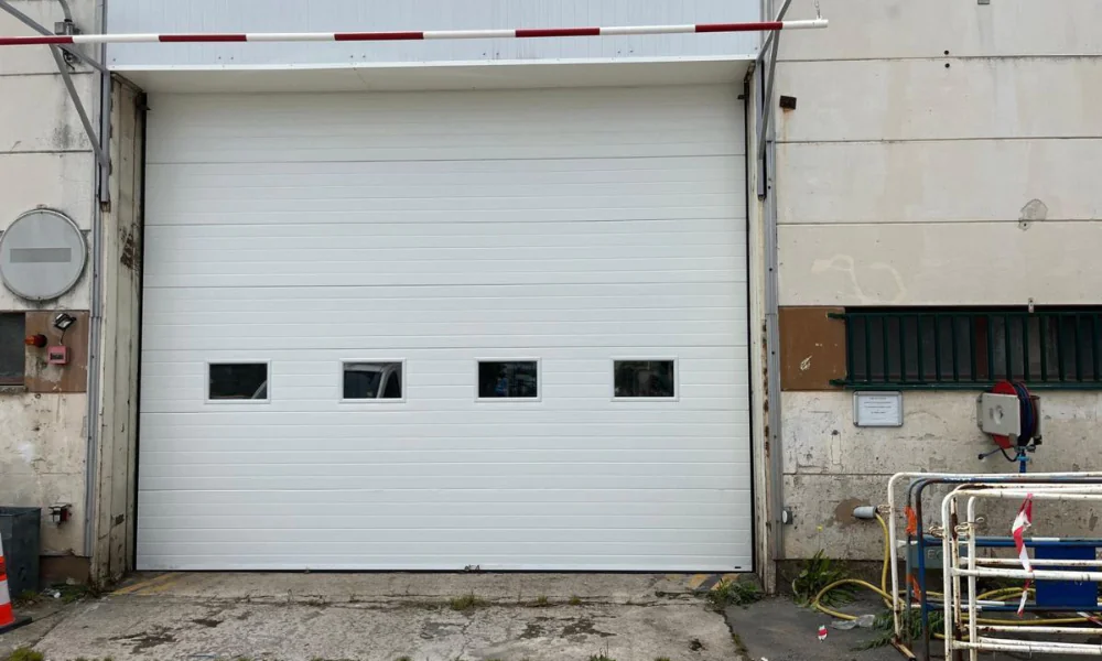 Réparation porte industrielle Plaisir 