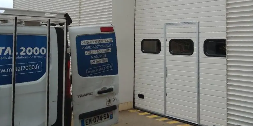 Réparation porte sectionnelle industrielle à Le Perreux-sur-Marne