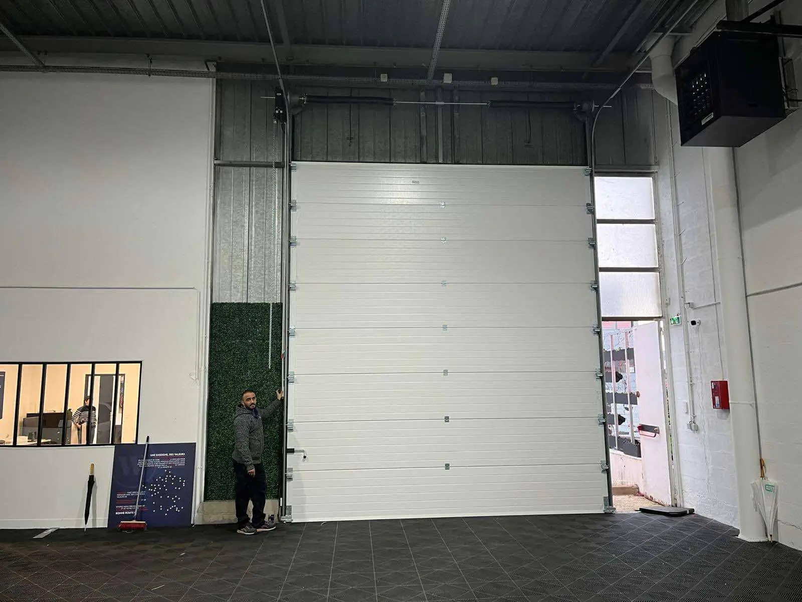 Réparation porte industrielle Noisiel (77186)