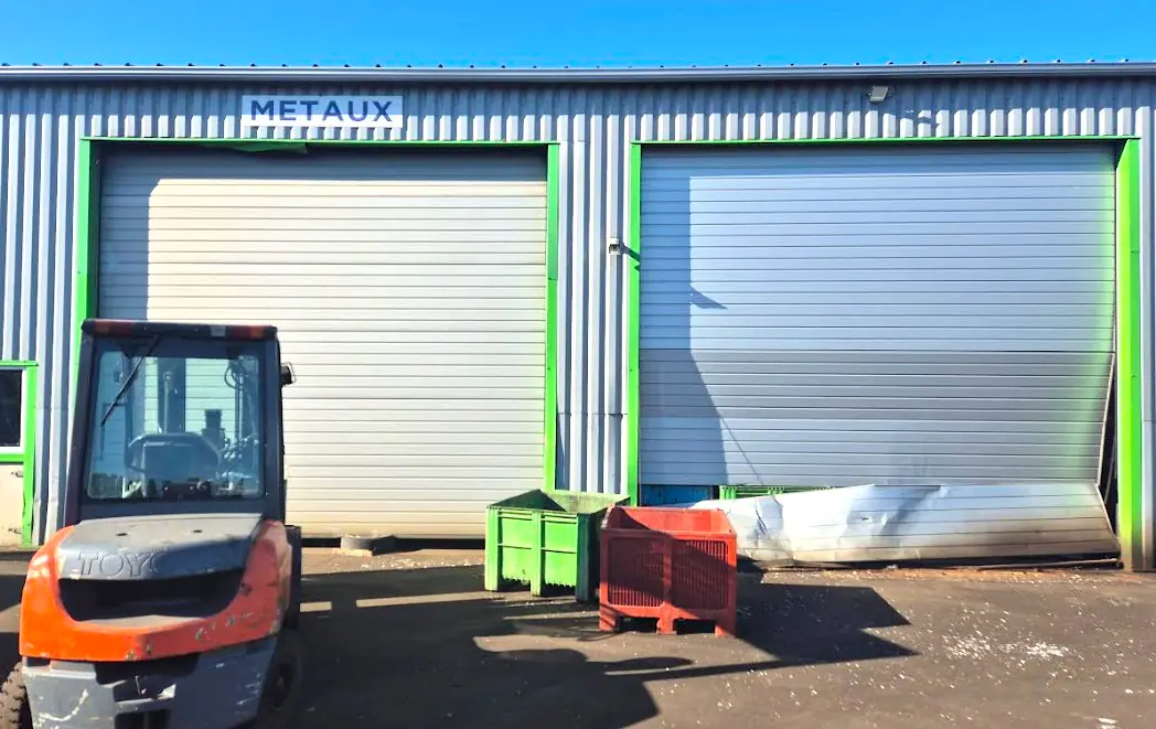 Remplacement de pièces d'usure ou cassées  panneaux endommagés de rideaux portes industriels Isère 38