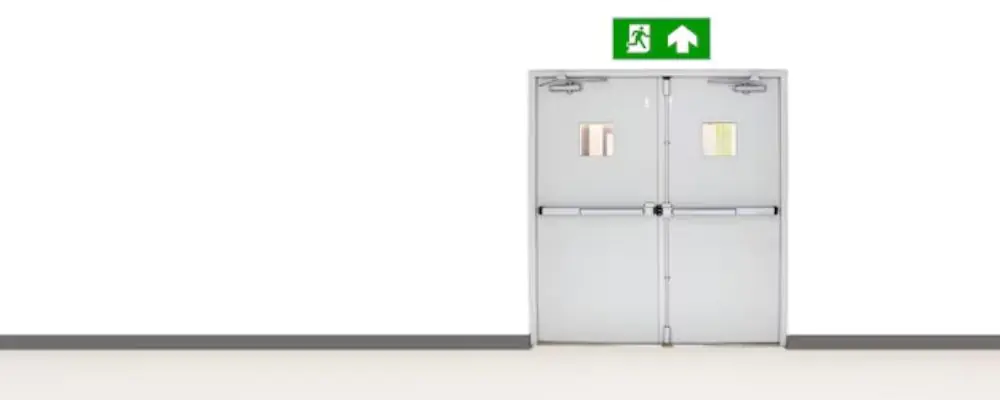Que dit la réglementation sur les portes issues de secours