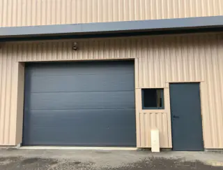 Porte de garage sectionnelle à Cote d'Or