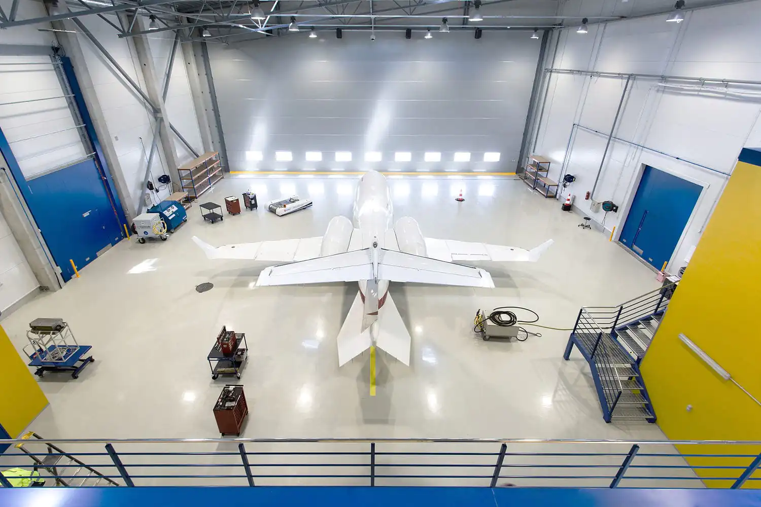 choisir ABC DOORS - Porte hangar pour l'avion