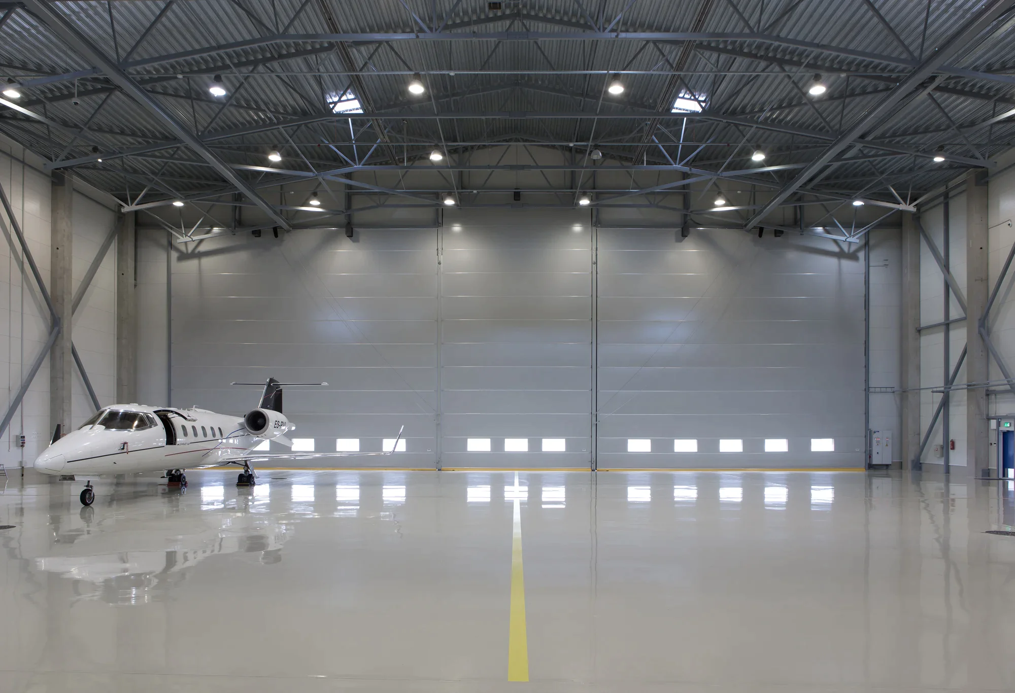 Portes sectionnelles, porte hangar avion