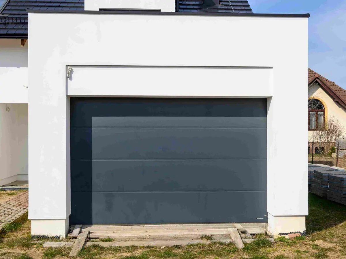 Réparation porte de garage sectionnelle Argentan