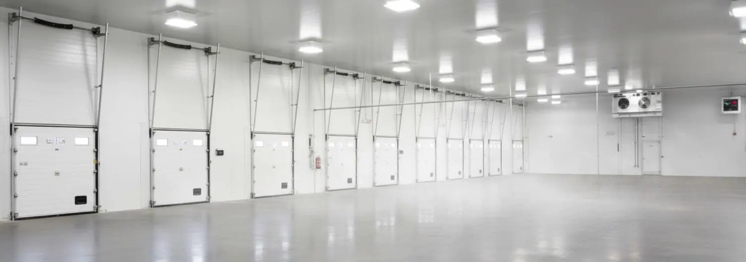 Choisir choisir porte industrielle isolée pour entrepôt frigorifique