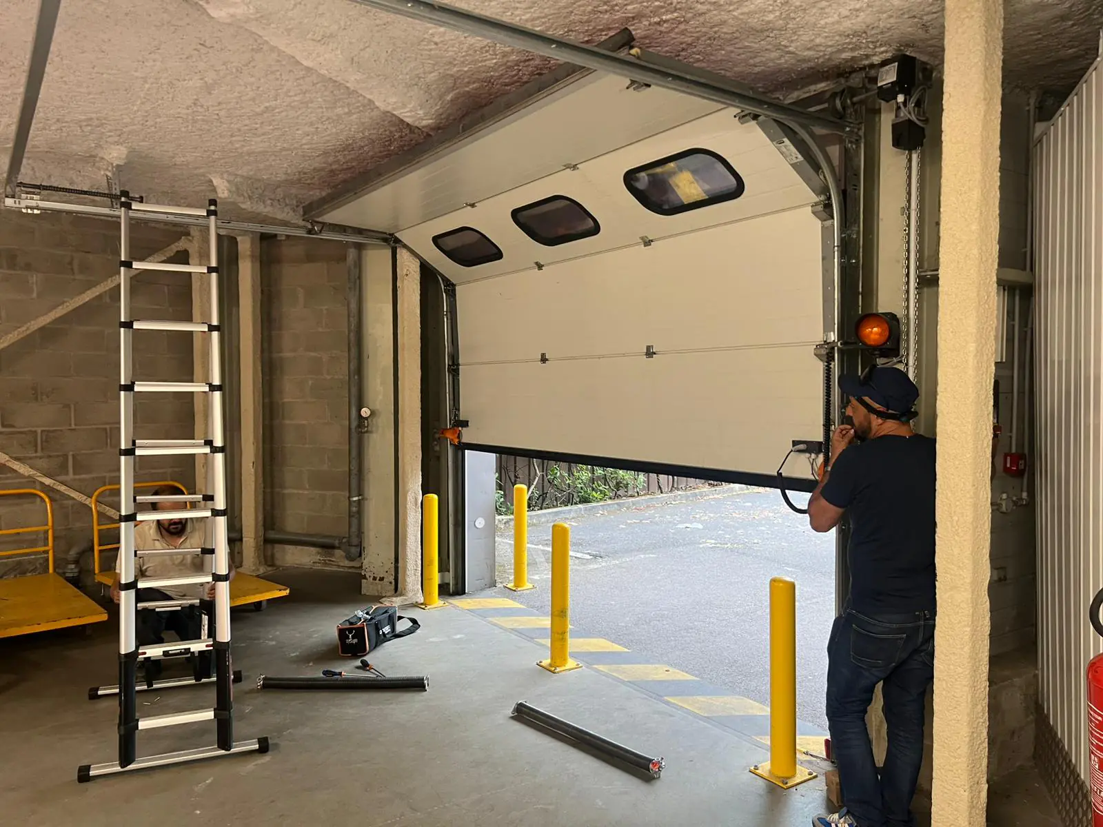 Dépannage porte de garage sectionnelle à Décines Charpieu