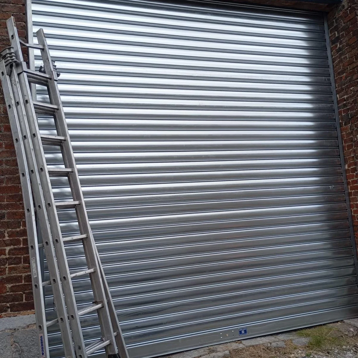 Dépannage rideau métallique industriel à Marly