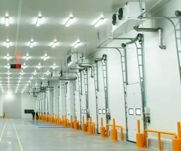 Porte industrielle isolée idéale pour entrepôt frigorifique