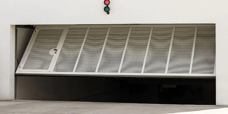 Reparation porte de garage basculante Landes 40