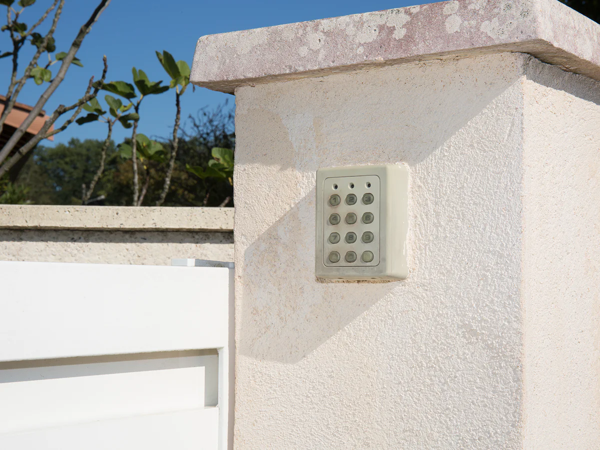 Système de sécurité Digicode pour portail maison