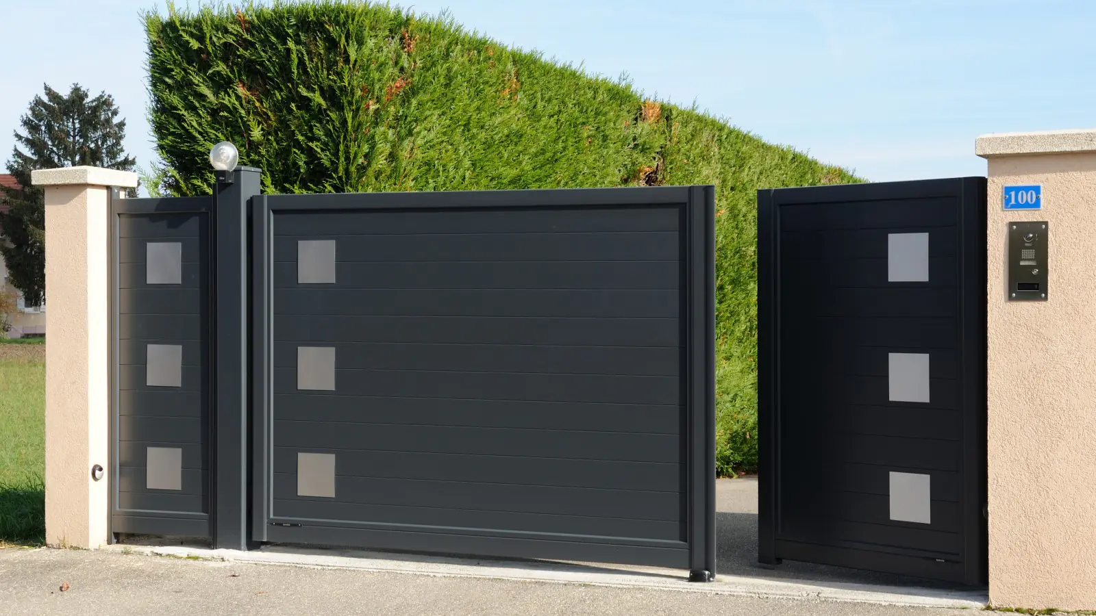 Portail maison en aluminium