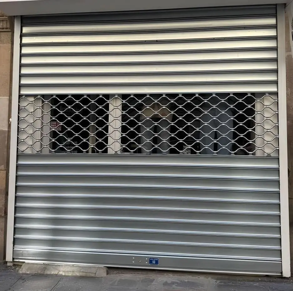 Grille rideau métallique 
