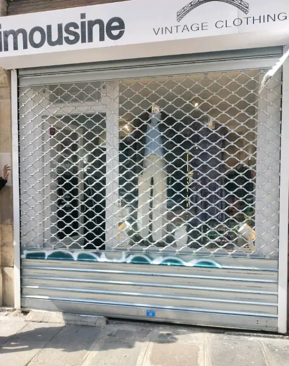 Grille roulante La solution aérée pour galeries marchandes