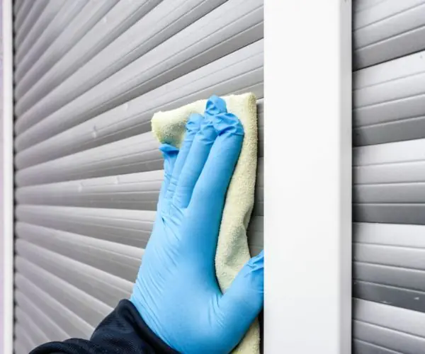 Nettoyage volet roulant electrique enacastrable